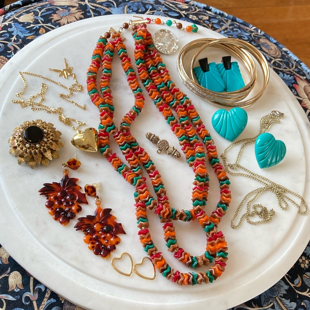 Vintage Jewelry Lot Wearable + Parts & Pieces